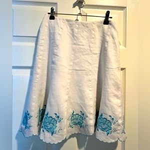 Ann Taylor White Linen Embroidered with Blue Flowers Skirt Size 4P